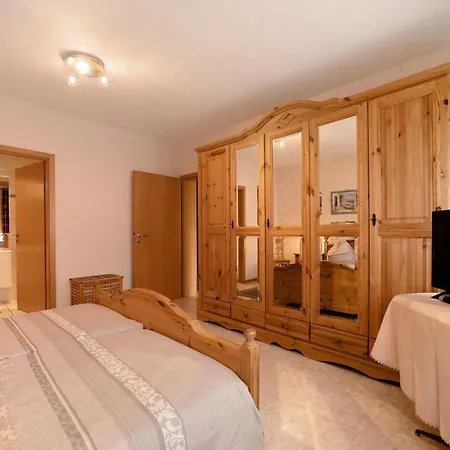 Haus Beate Klein Apartamento Kröv
